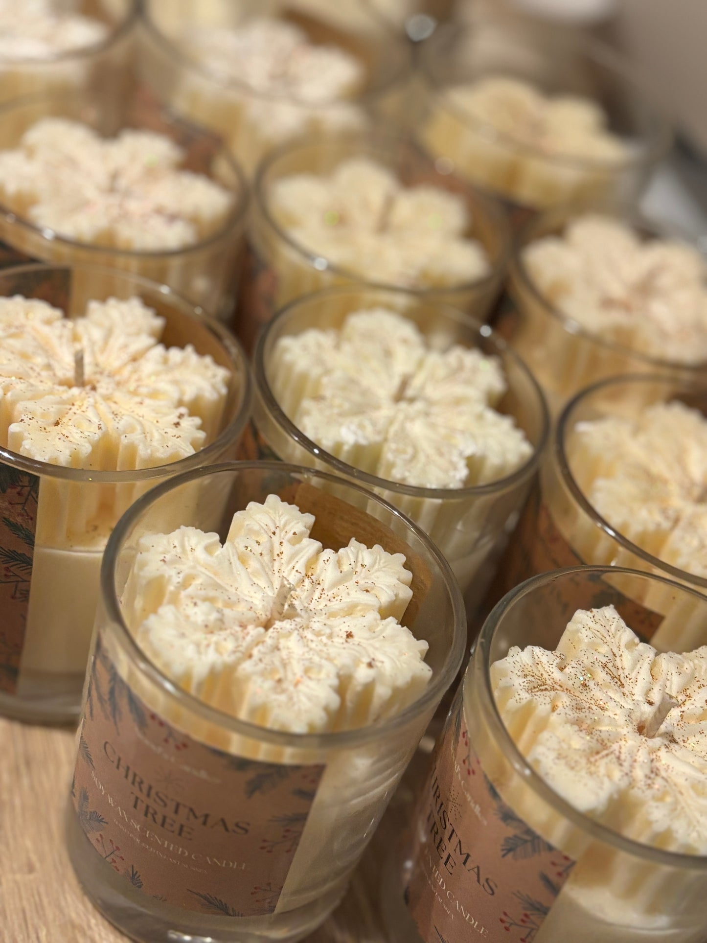 Hand-poured Snowflake Christmas Soy Wax Candle Autumn Winter Home Décor, Cosy Fall with Pure essential oils