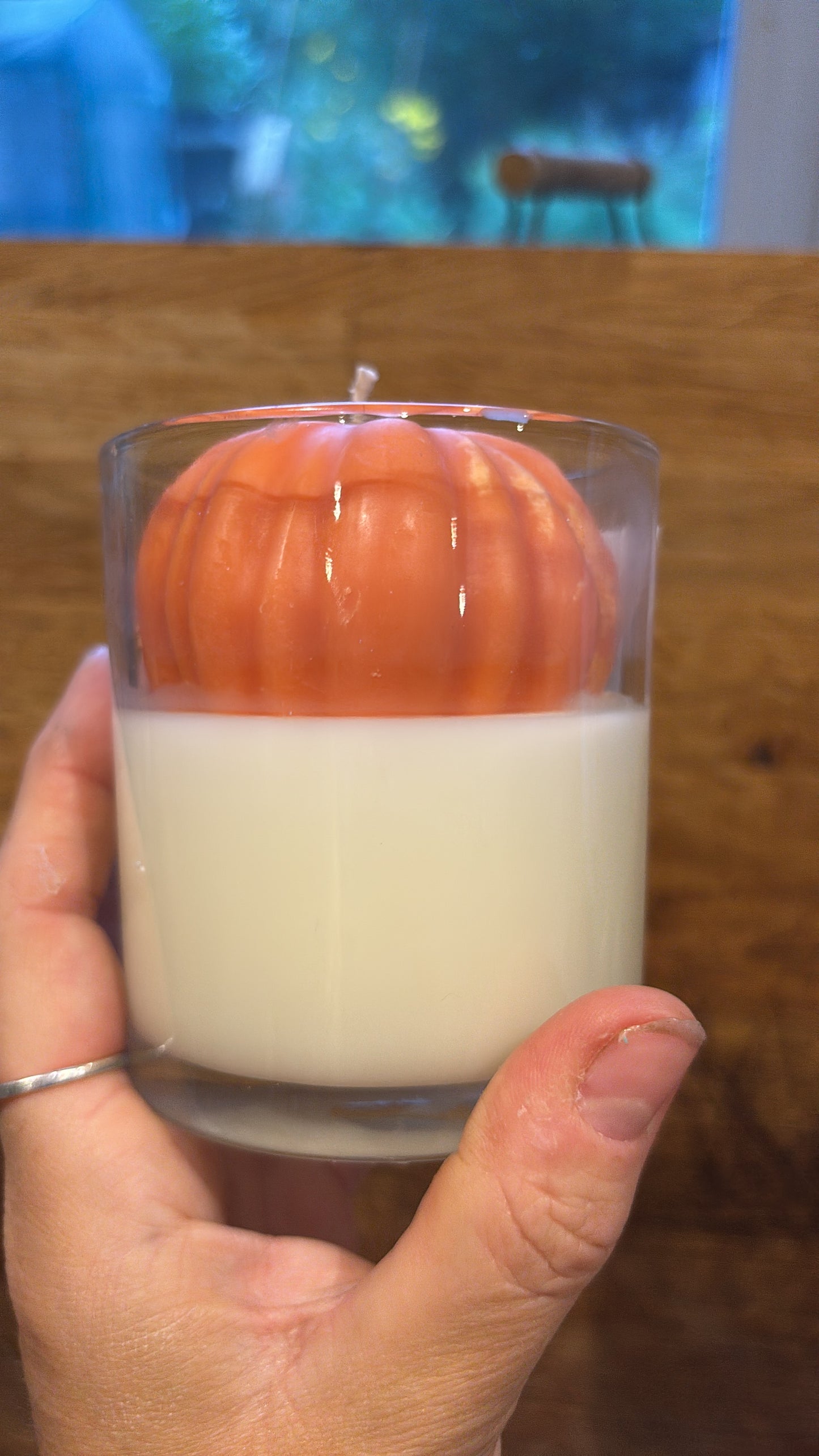 Hand-poured Pumpkin Spice Soy Wax Candle with Pumpkin Topper – White or Orange Wax, Autumn Home Décor, Cosy Fall with Pure essential oils