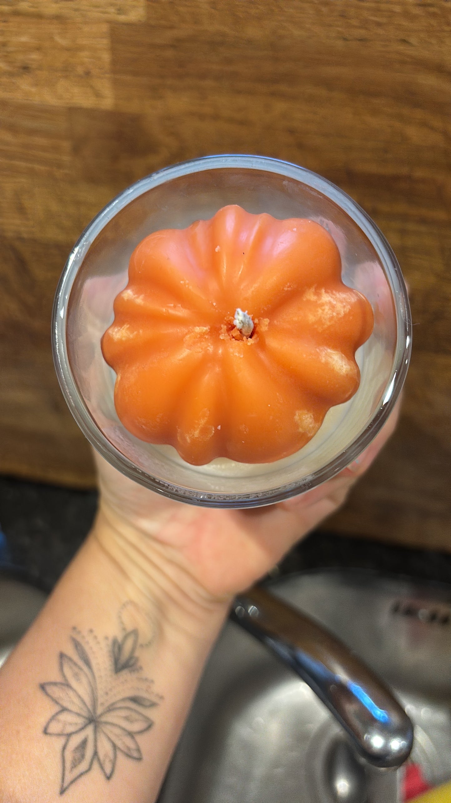 Hand-poured Pumpkin Spice Soy Wax Candle with Pumpkin Topper – White or Orange Wax, Autumn Home Décor, Cosy Fall with Pure essential oils