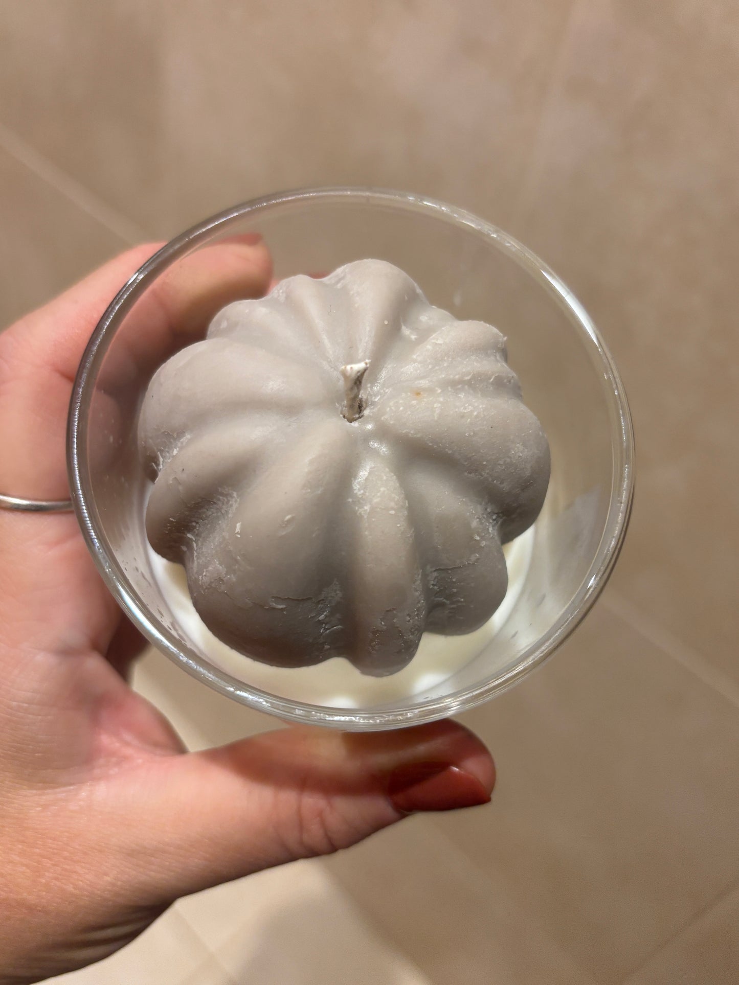 Hand-poured Gingerbread Latte Soy Wax Candle with Pumpkin Topper – White or Beige Wax, Autumn Home Décor, Cosy Fall with Pure essential oils